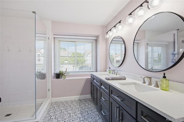 18488 Manor Lane, Livonia, MI 48152
