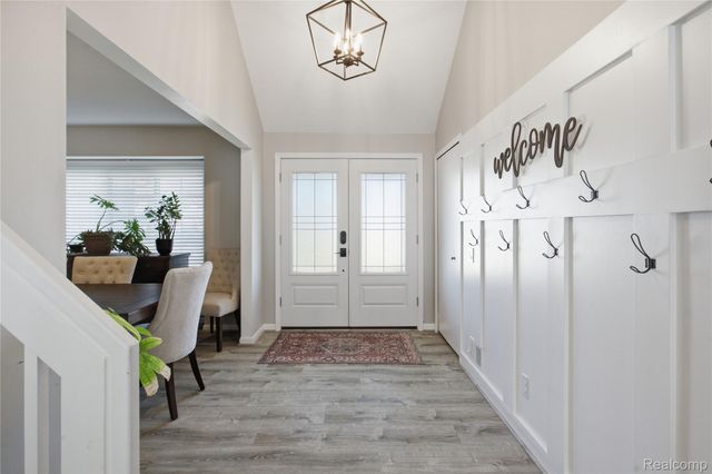 18488 Manor Lane, Livonia, MI 48152