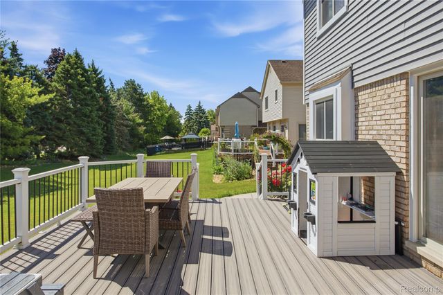 18488 Manor Lane, Livonia, MI 48152