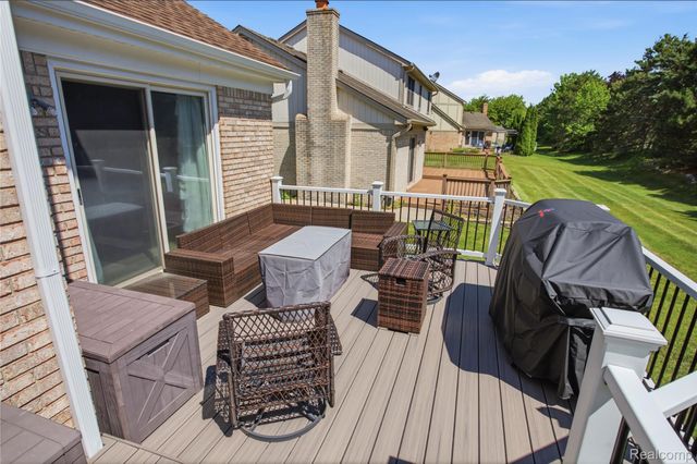 18488 Manor Lane, Livonia, MI 48152
