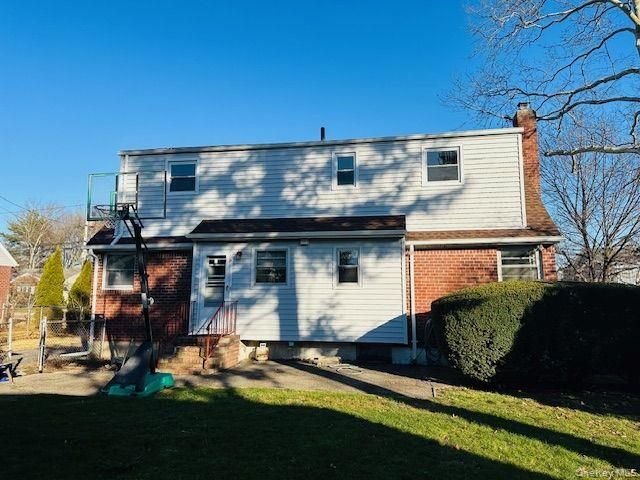 7 Beatrice Avenue, Syosset, NY 11791