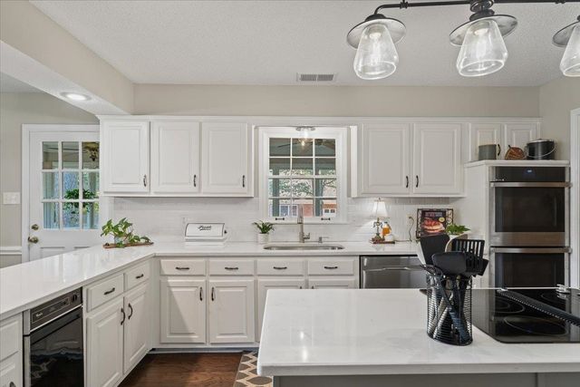 2628 MORNING GROVE DR, Memphis, TN 38016