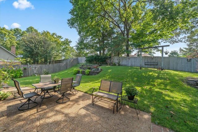 2628 MORNING GROVE DR, Memphis, TN 38016