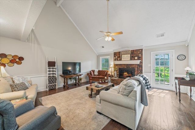 2628 MORNING GROVE DR, Memphis, TN 38016