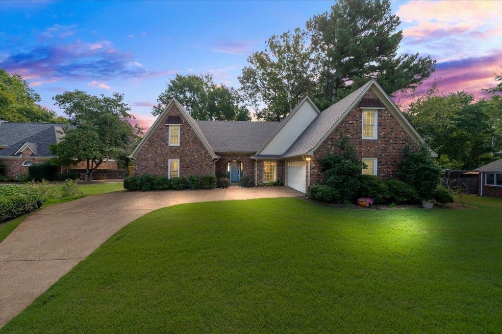 2628 MORNING GROVE DR, Memphis, TN 38016