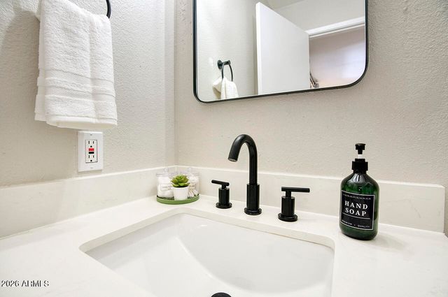 8820 W MESCAL Street, Peoria, AZ 85345