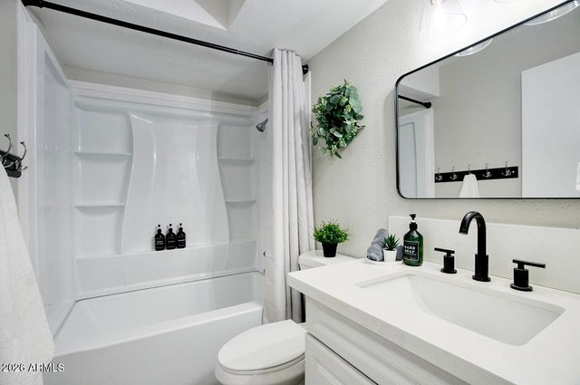 8820 W MESCAL Street, Peoria, AZ 85345