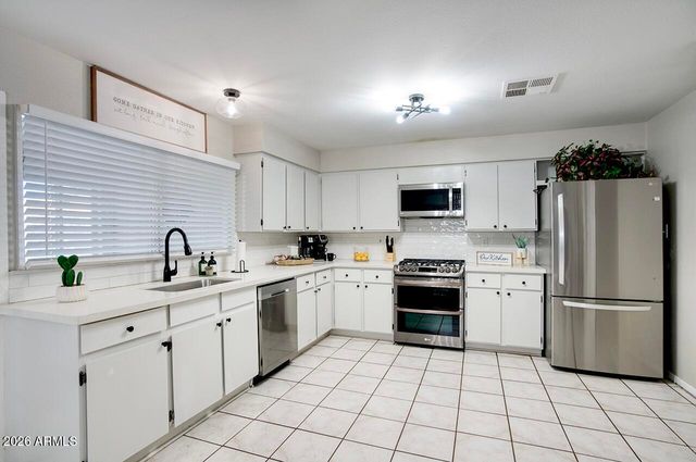 8820 W MESCAL Street, Peoria, AZ 85345