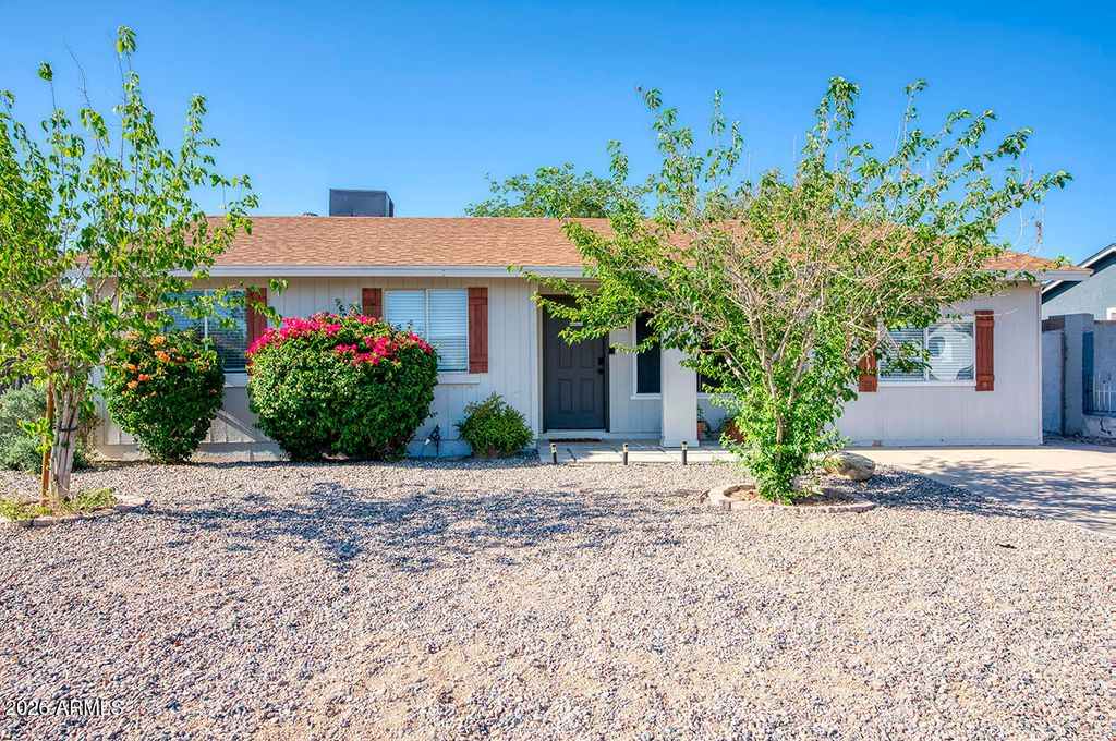 8820 W MESCAL Street, Peoria, AZ 85345