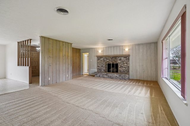 706 Cardinal Dr, Kerrville, TX 78028