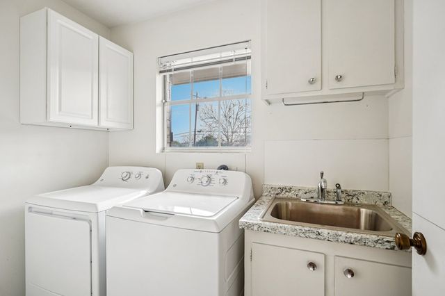 706 Cardinal Dr, Kerrville, TX 78028