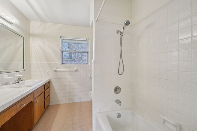 706 Cardinal Dr, Kerrville, TX 78028