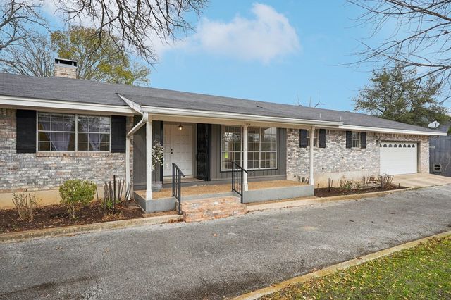 706 Cardinal Dr, Kerrville, TX 78028