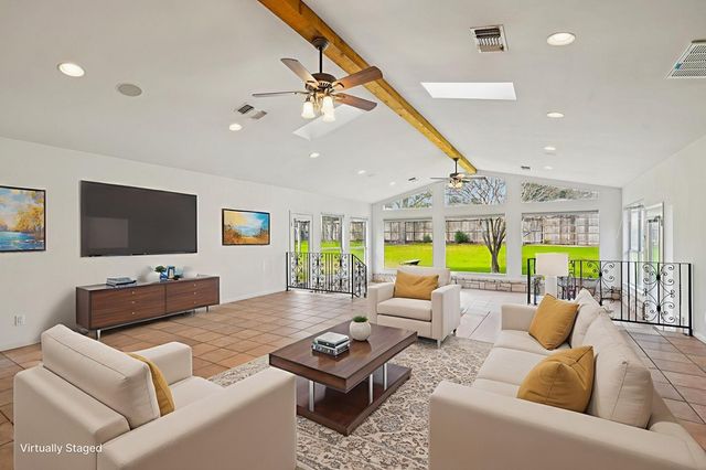 706 Cardinal Dr, Kerrville, TX 78028