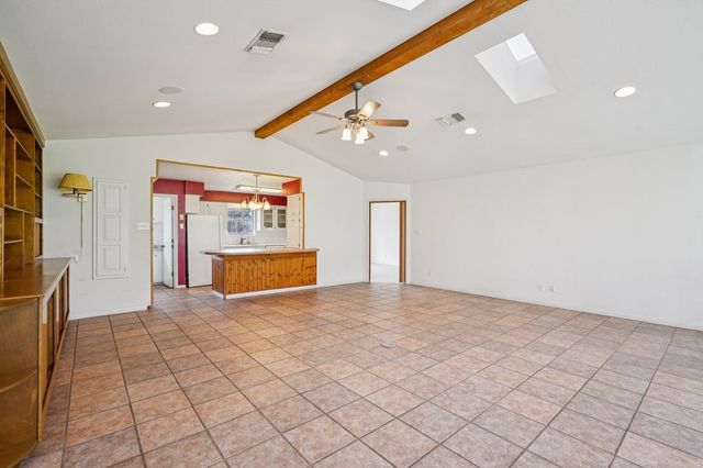 706 Cardinal Dr, Kerrville, TX 78028