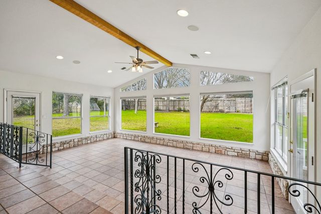 706 Cardinal Dr, Kerrville, TX 78028