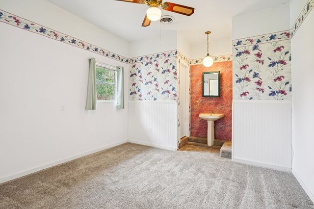 706 Cardinal Dr, Kerrville, TX 78028