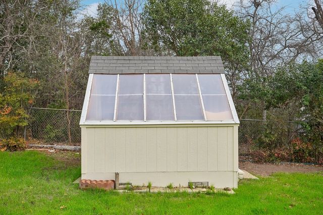 706 Cardinal Dr, Kerrville, TX 78028