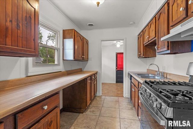 1638 W CAPITOL Avenue, Springfield, IL 62704