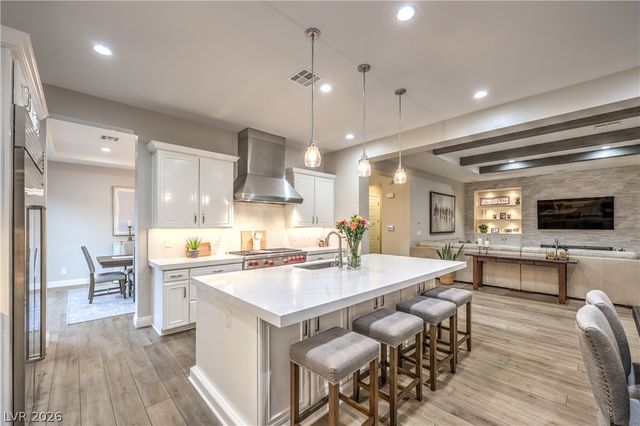 97 Menorca Island Court, Las Vegas, NV 89138