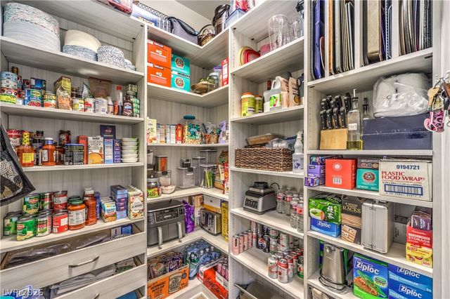 97 Menorca Island Court, Las Vegas, NV 89138