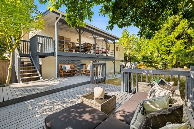 16570 SE 19th Street, Bellevue, WA 98008
