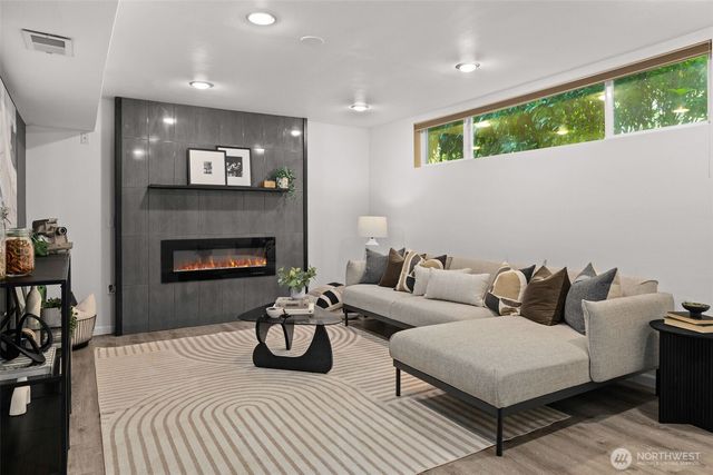 16570 SE 19th Street, Bellevue, WA 98008