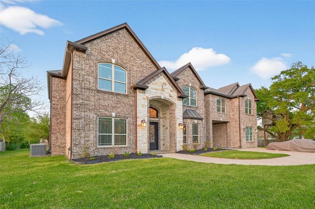 633 Crenshaw Road, Houston, TX 77504