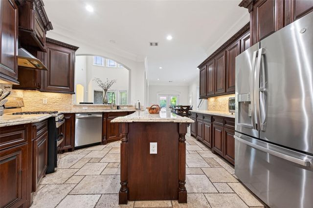 633 Crenshaw Road, Houston, TX 77504