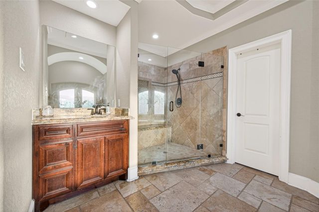 633 Crenshaw Road, Houston, TX 77504