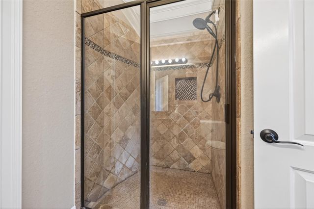 633 Crenshaw Road, Houston, TX 77504