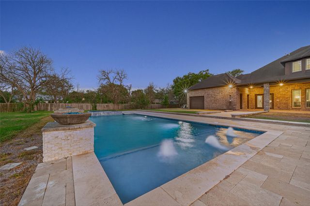 633 Crenshaw Road, Houston, TX 77504