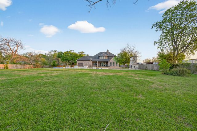 633 Crenshaw Road, Houston, TX 77504