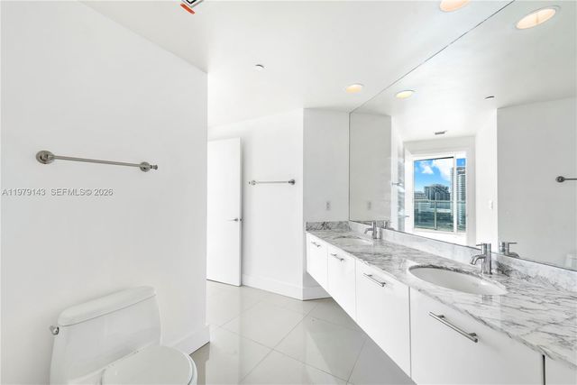 500 Brickell Ave 1402, Miami, FL 33131