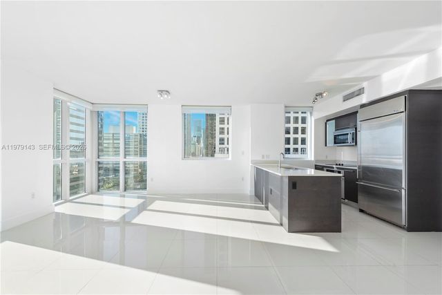 500 Brickell Ave 1402, Miami, FL 33131
