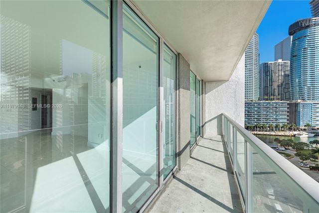 500 Brickell Ave 1402, Miami, FL 33131