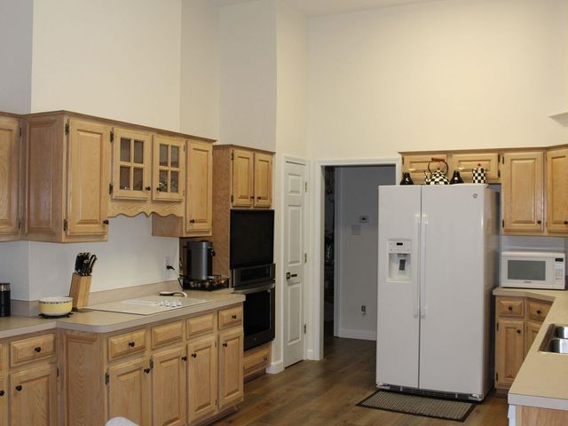 8916 CEDAR MILLS CV, Memphis, TN 38016
