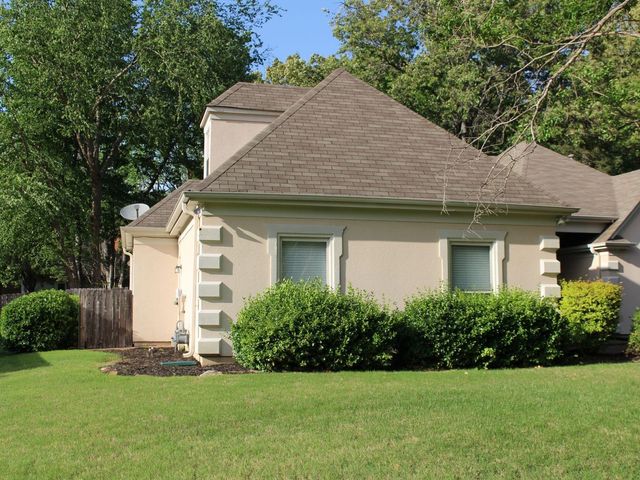 8916 CEDAR MILLS CV, Memphis, TN 38016