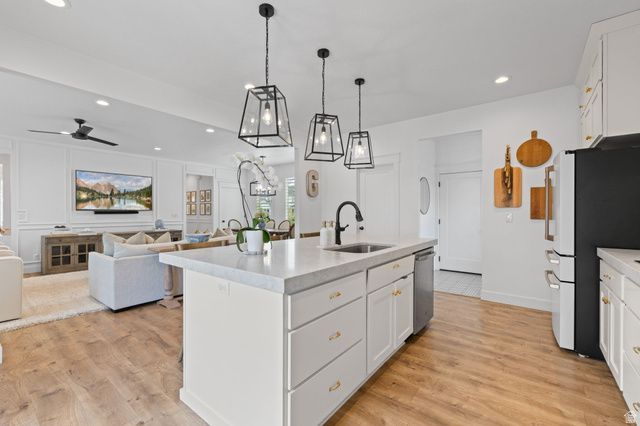2106 BUFFALO DR, Kaysville, UT 84037