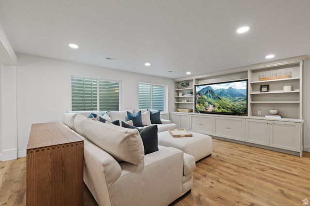 2106 BUFFALO DR, Kaysville, UT 84037