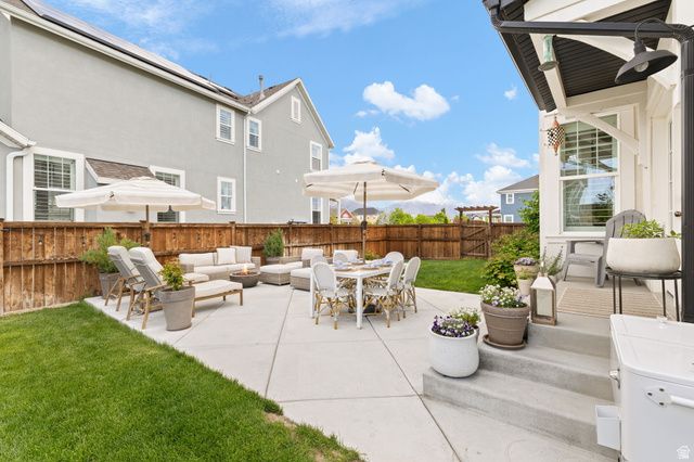 2106 BUFFALO DR, Kaysville, UT 84037
