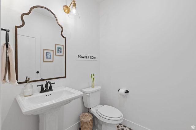 2106 BUFFALO DR, Kaysville, UT 84037