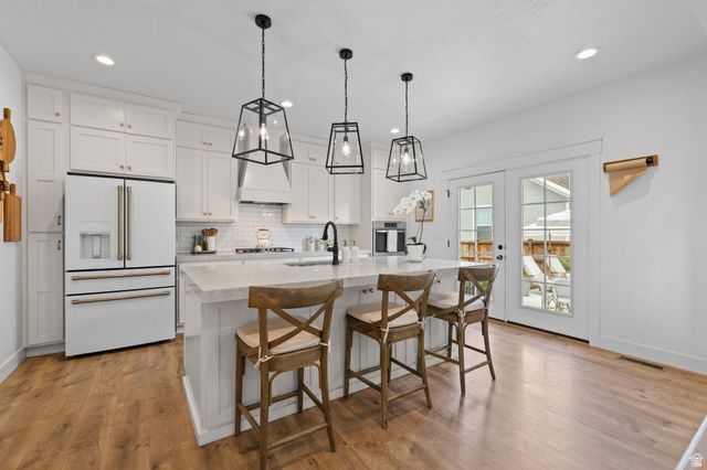 2106 BUFFALO DR, Kaysville, UT 84037