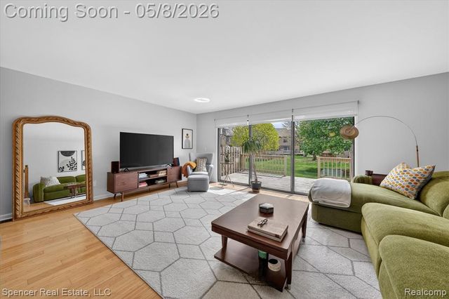 537 Tennyson, Rochester Hills, MI 48307