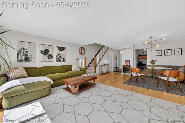 537 Tennyson, Rochester Hills, MI 48307