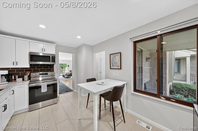 537 Tennyson, Rochester Hills, MI 48307