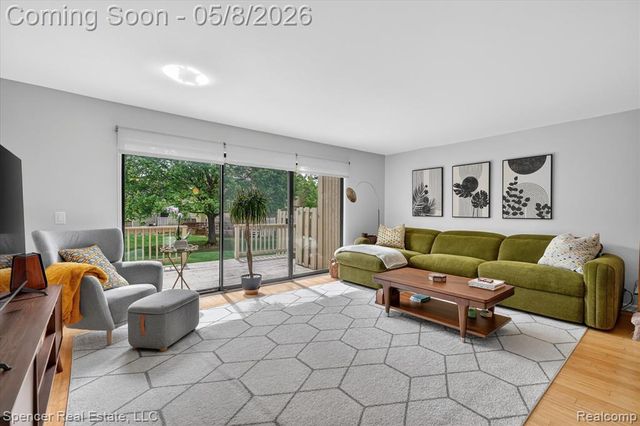 537 Tennyson, Rochester Hills, MI 48307