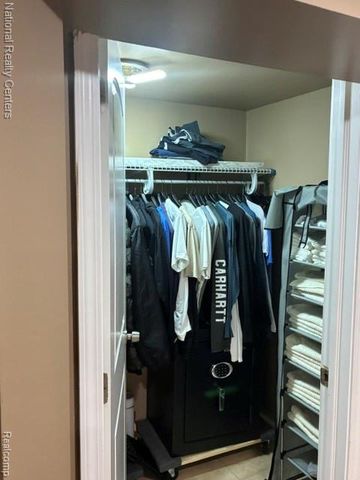 5031 Scarsdale Drive, Sterling Heights, MI 48310