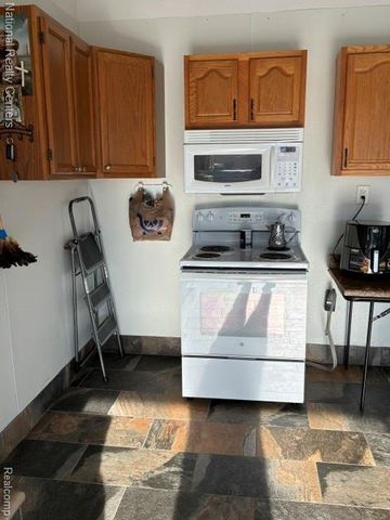 5031 Scarsdale Drive, Sterling Heights, MI 48310