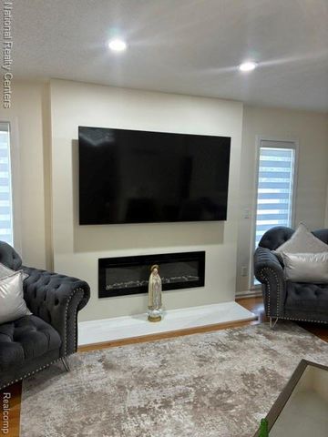 5031 Scarsdale Drive, Sterling Heights, MI 48310